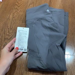 LULU LEMON SIZE 4 25” LEGGING